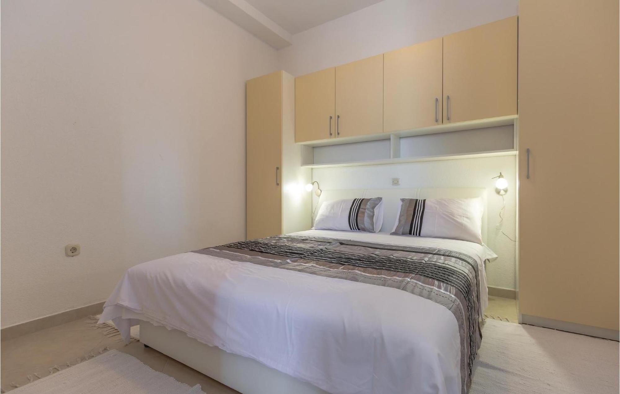 Awesome Home In Podgora With Kitchen Экстерьер фото