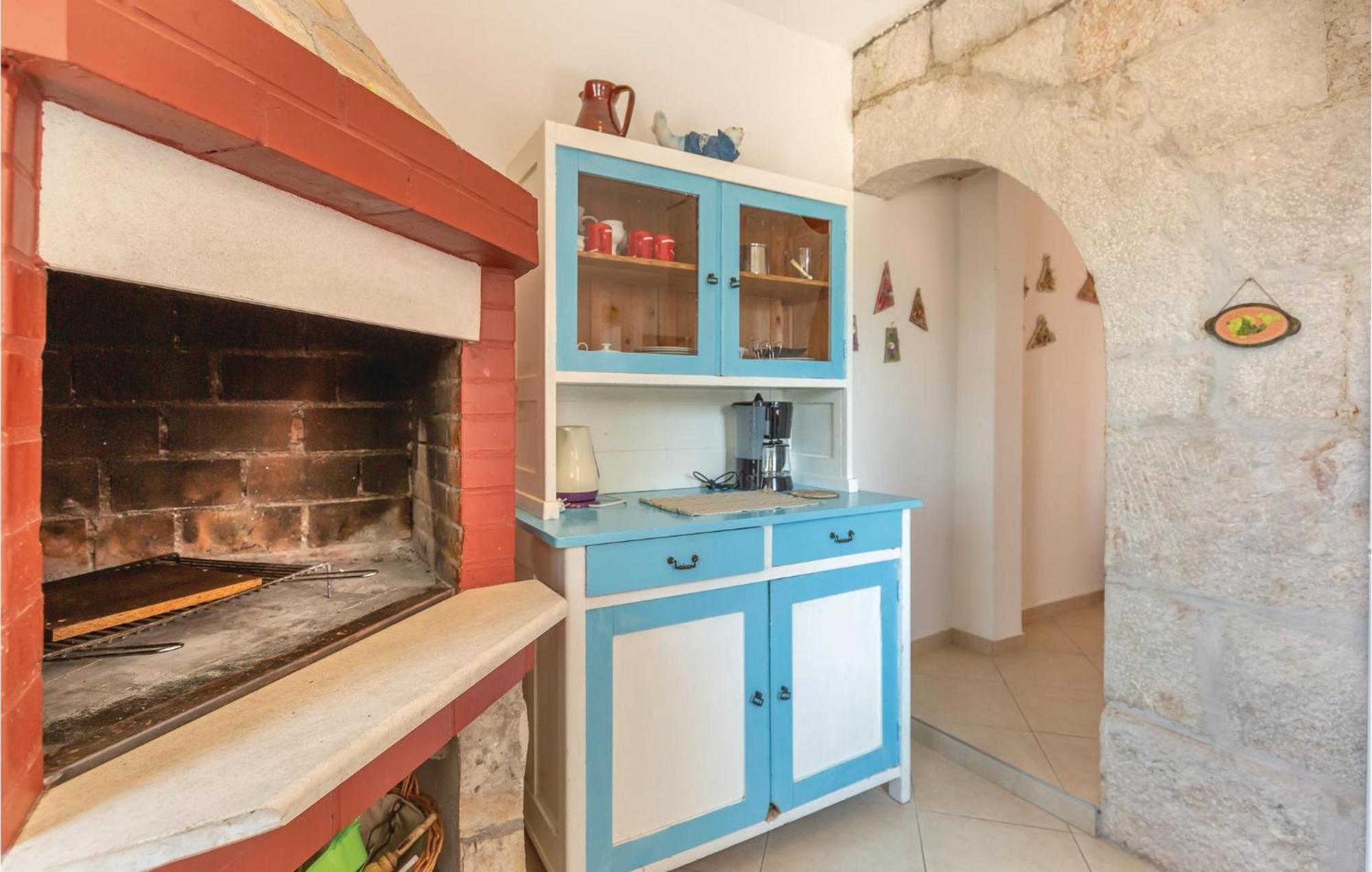 Awesome Home In Podgora With Kitchen Экстерьер фото