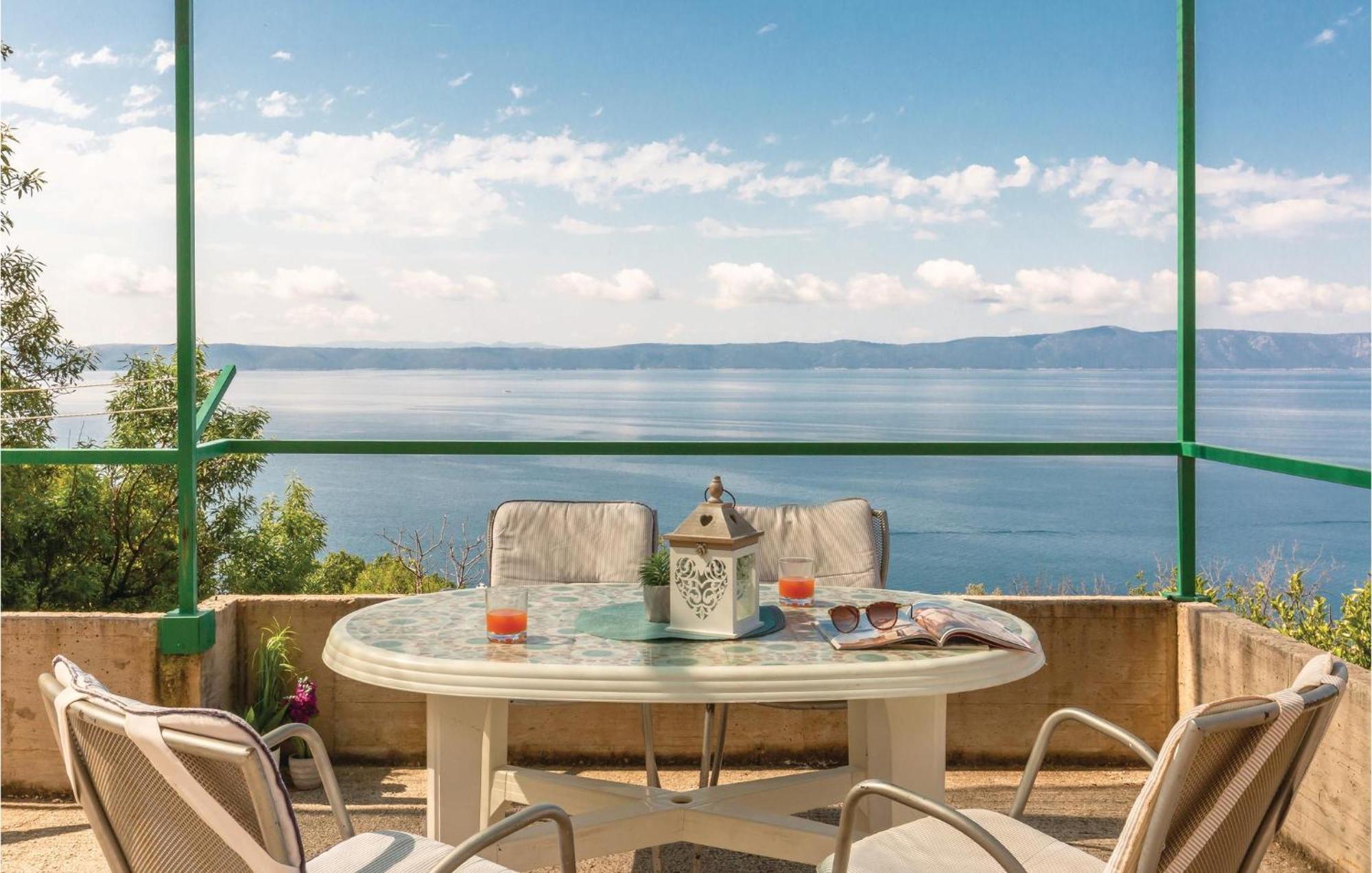 Awesome Home In Podgora With Kitchen Экстерьер фото