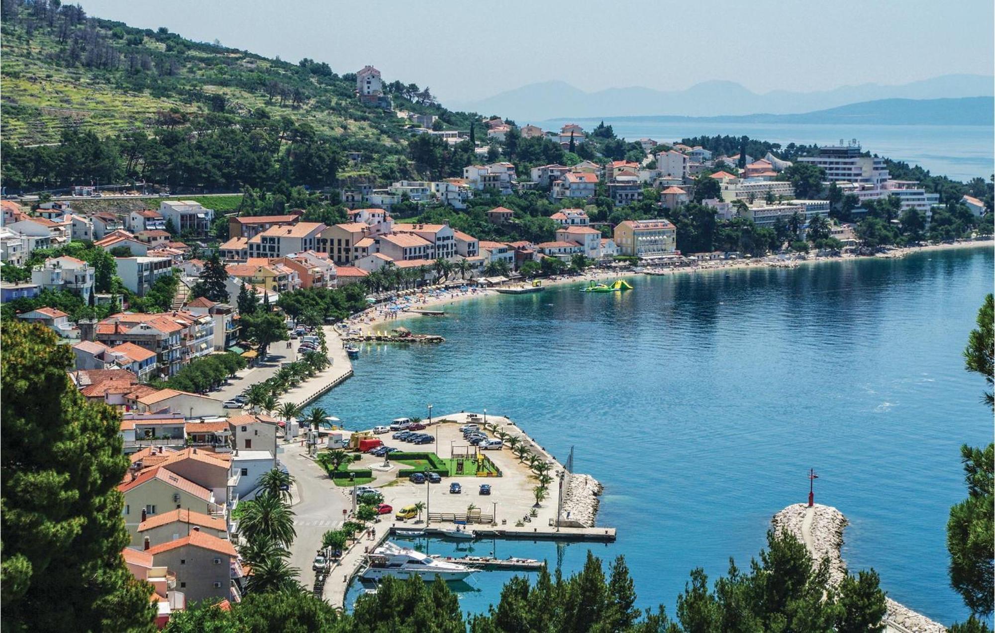 Awesome Home In Podgora With Kitchen Экстерьер фото